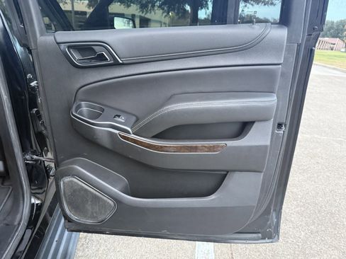 Used 2019 Chevrolet Suburban LT image 19