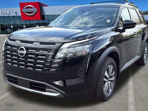 New 2026 Nissan Pathfinder SL image 7