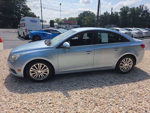Used 2011 Chevrolet Cruze Eco FWD image 3