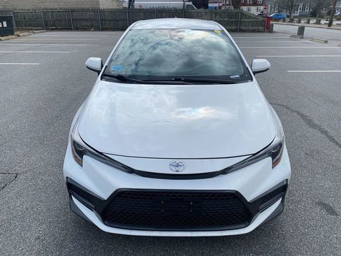 Used 2021 Toyota Corolla SE image 3