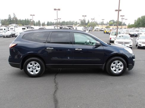 Used 2016 Chevrolet Traverse LS image 6