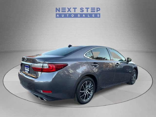 Used 2018 Lexus ES 350 w/ Luxury Package w/Wood Trim FWD image 8