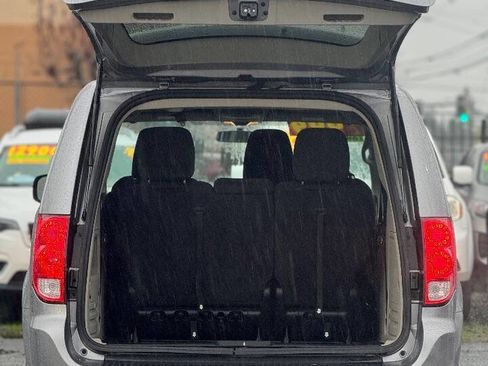 Used 2017 Dodge Grand Caravan SE w/ Power Window Group image 10