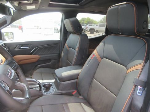 New 2026 GMC Canyon AT4 w/ Technology Plus Package image 13