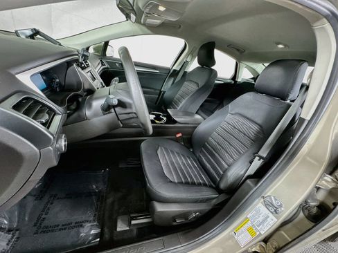Used 2016 Ford Fusion SE FWD image 12