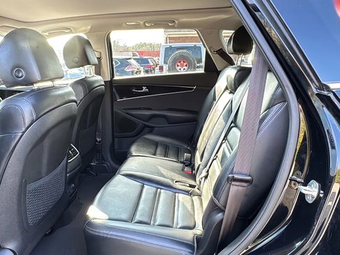 Used 2020 Kia Sorento EX image 11