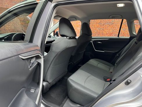 Used 2022 Toyota RAV4 XLE image 23