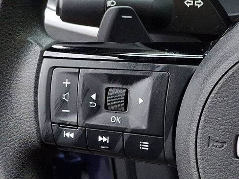 Used 2022 Nissan Rogue SV image 21