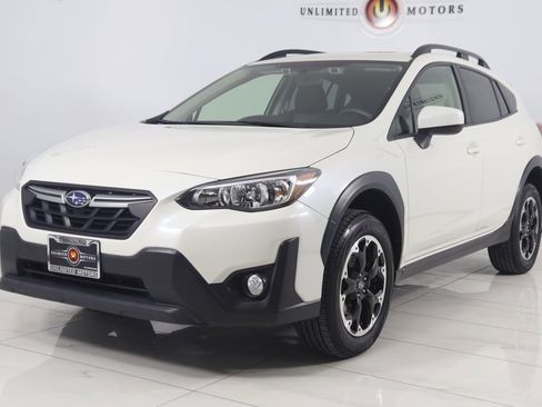 Used 2023 Subaru Crosstrek 2.0i Premium image 5