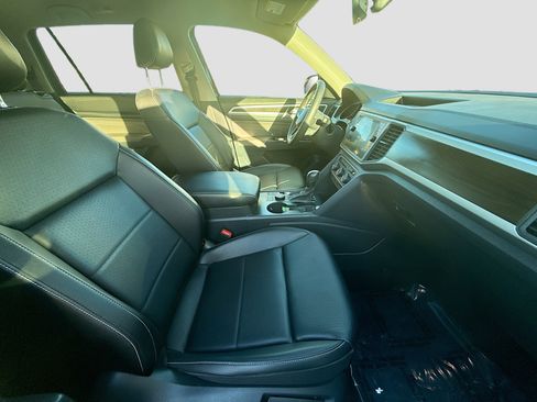 Used 2021 Volkswagen Atlas SE w/ Panoramic Sunroof Package image 32