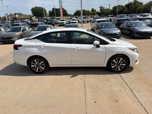 Used 2024 Nissan Versa SV FWD image 6
