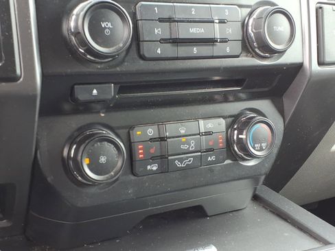 Used 2015 Ford F150 XLT w/ Equipment Group 302A Luxury AWD/4WD image 18