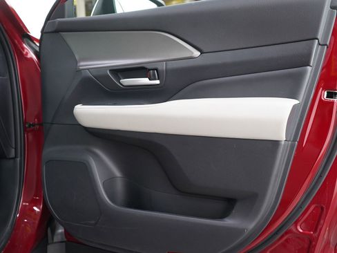 Used 2025 Toyota Grand Highlander AWD Hybrid image 9