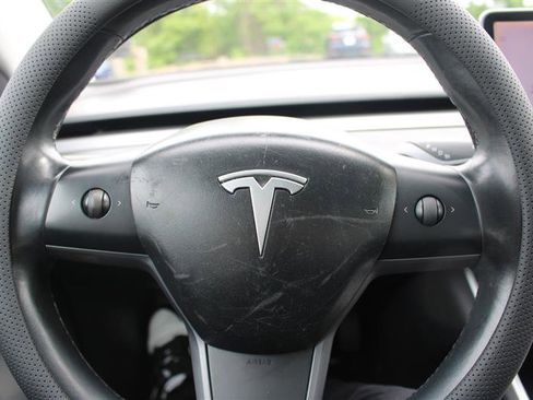 Used 2018 Tesla Model 3 Long Range RWD image 12