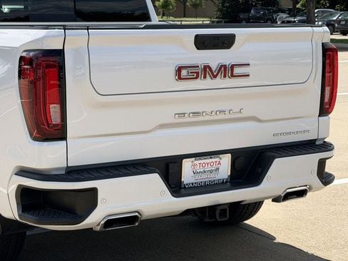 Used 2024 GMC Sierra 1500 Denali w/ Technology Package AWD/4WD image 6