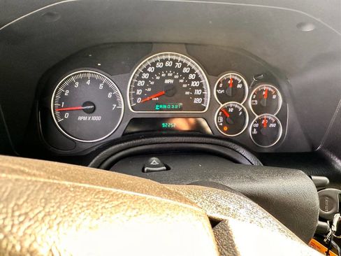 Used 2005 GMC Envoy XL SLE image 14