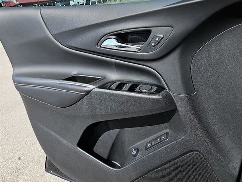 Used 2022 Chevrolet Equinox Premier image 13