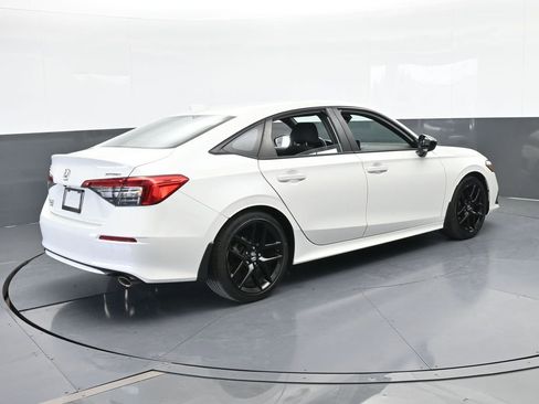 Used 2023 Honda Civic Sport image 6