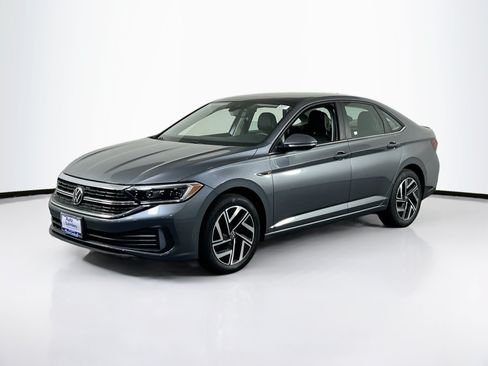 Used 2023 Volkswagen Jetta SEL FWD image 1