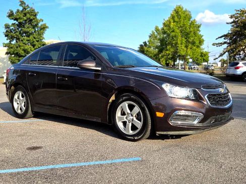 Used 2015 Chevrolet Cruze LT image 6