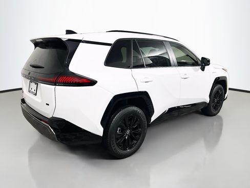 Used 2026 Toyota RAV4 SE w/ Convenience Package AWD/4WD image 4