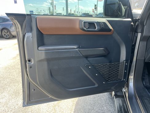 Used 2024 Ford Bronco Outer Banks AWD/4WD image 12
