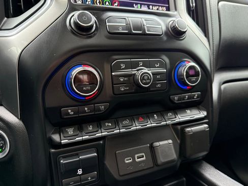 Used 2020 Chevrolet Silverado 2500 LTZ w/ LTZ Premium Package image 18