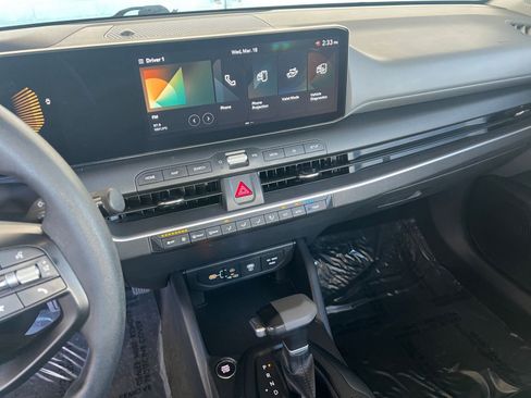 Used 2025 Kia K4 LXS image 17