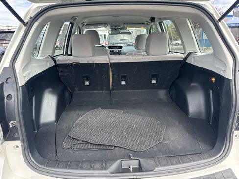 Used 2017 Subaru Forester 2.5i AWD/4WD image 9