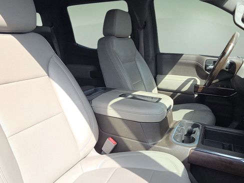 Used 2020 GMC Sierra 1500 SLT w/ SLT Premium Package image 16