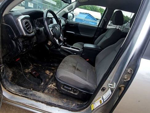 Used 2022 Toyota Tacoma SR5 RWD image 9