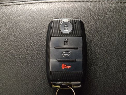 Used 2019 Kia Optima S image 32