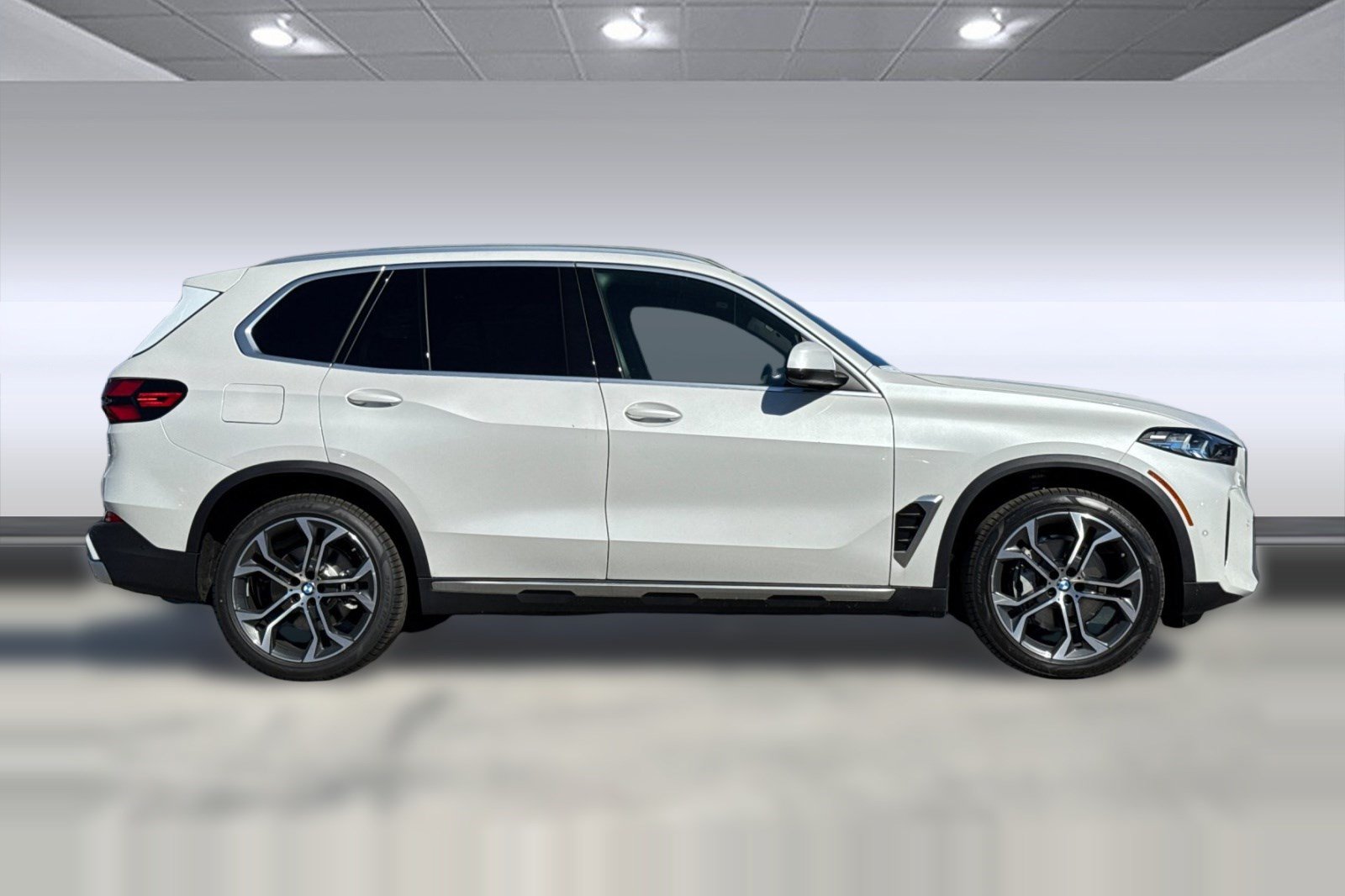 Used 2026 BMW X5 xDrive40i AWD/4WD image 7