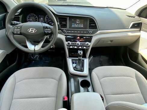 Used 2020 Hyundai Elantra SE FWD image 5