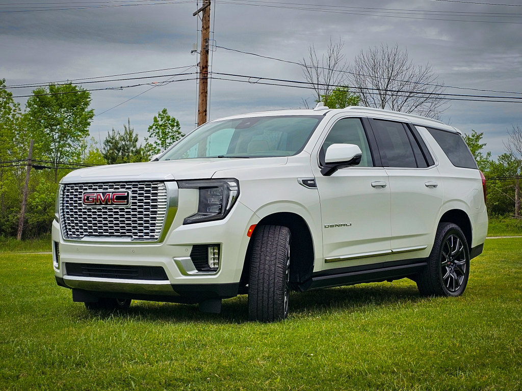 Used 2023 GMC Yukon Denali AWD/4WD image 8