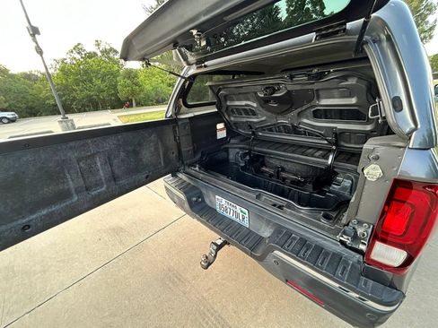 Used 2017 Honda Ridgeline RTL-E image 11