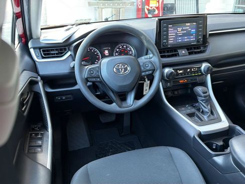 Used 2020 Toyota RAV4 LE FWD image 18