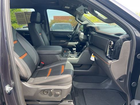 Used 2025 GMC Sierra 1500 AT4 w/ AT4 Premium Package image 27