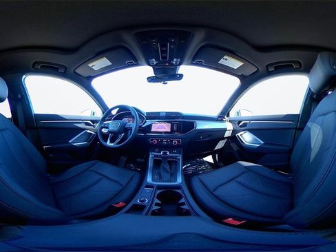 Certified 2024 Audi Q3 2.0T Premium w/ Convenience Package image 31