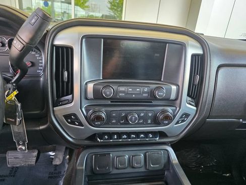 Used 2018 GMC Sierra 1500 SLT AWD/4WD image 30