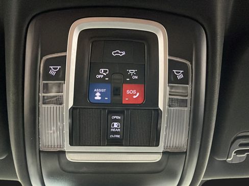 Used 2023 RAM 1500 Limited AWD/4WD image 33