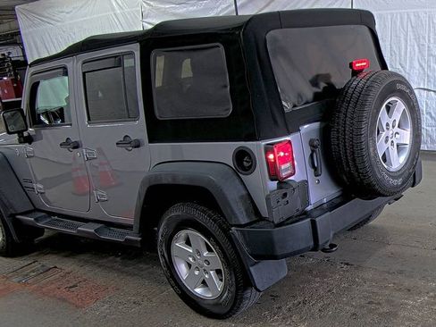 Used 2018 Jeep Wrangler Unlimited Sport AWD/4WD image 2