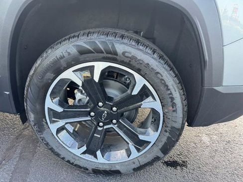 New 2026 Chevrolet Equinox LT w/ Convenience Package II AWD/4WD image 12