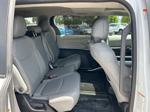 Used 2023 Toyota Sienna XLE image 36