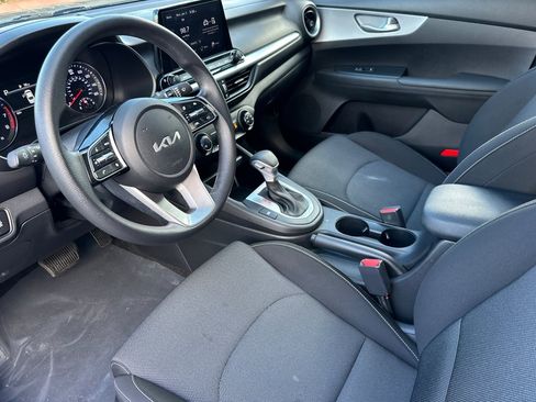 Used 2023 Kia Forte LXS w/ LXS Technology Package image 10