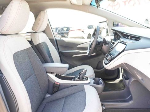 Used 2017 Chevrolet Bolt LT FWD image 16
