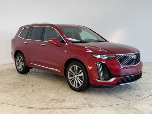 Certified 2025 Cadillac XT6 Premium Luxury image 6