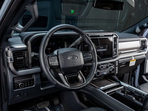 Used 2026 Ford F350 Platinum w/ FX4 Off-Road Package AWD/4WD image 18