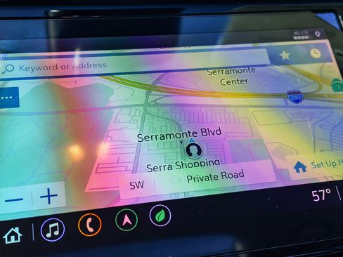 Used 2022 Chevrolet Bolt EUV Premier w/ Sun & Sound Package image 7