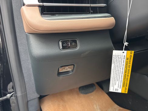 New 2026 Lincoln Navigator Black Label AWD/4WD image 13